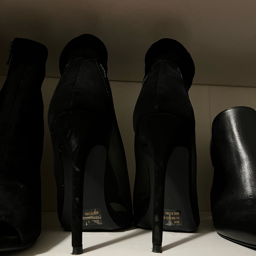 heels - Picture 3 of 3